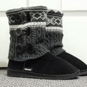 Muk Luks size 10